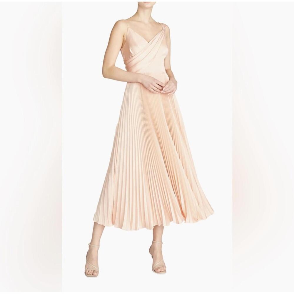Theia - Elegant Pleated Midi Dress in Soft Peach, Size 2